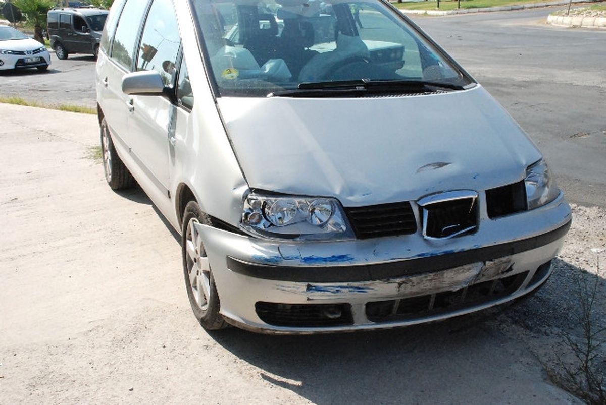 Didim\'de Trafik Kazası: 4 Yaralı