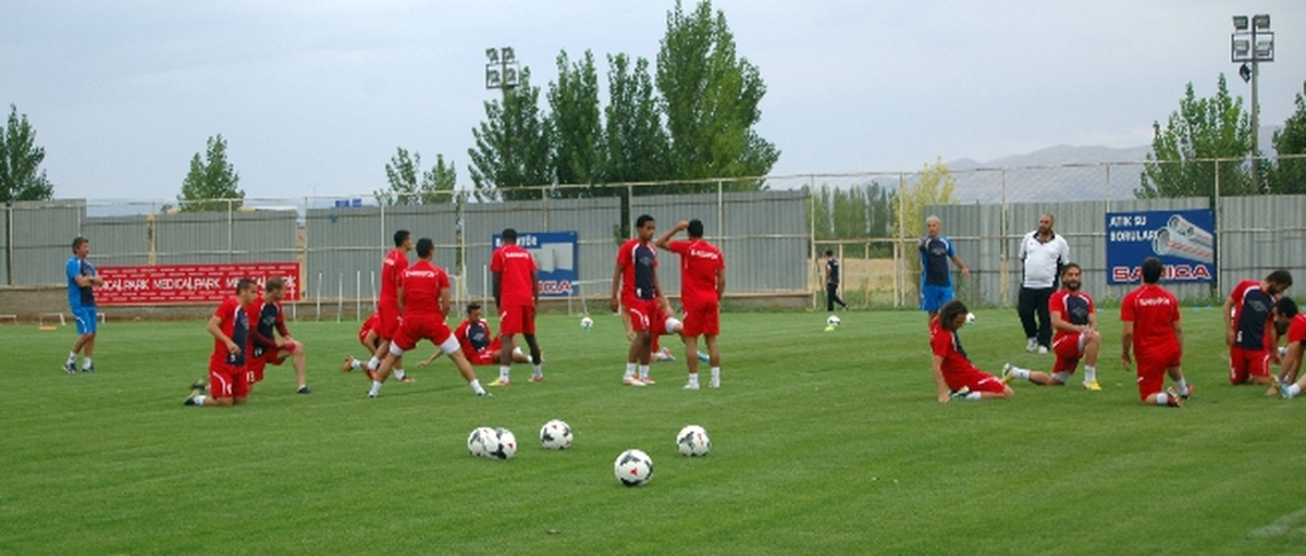 Elazığspor, Karabük\'ü Bekliyor