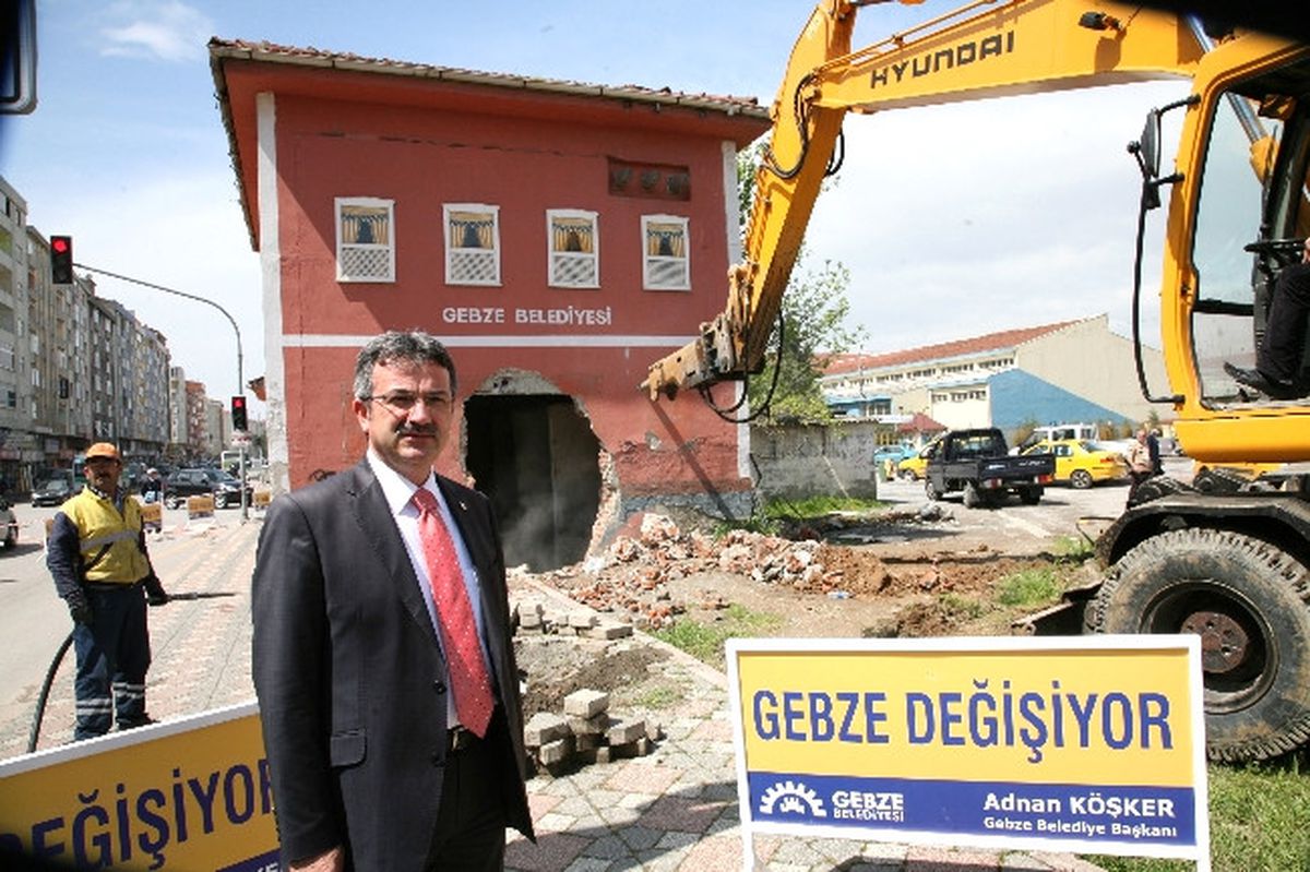 Gebze\'de Elektrik Kabloları Yer Altına Alındı