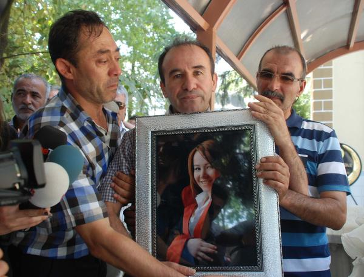 Hakim Adayı Didem, Gözyaşlarıyla Toprağa Verildi