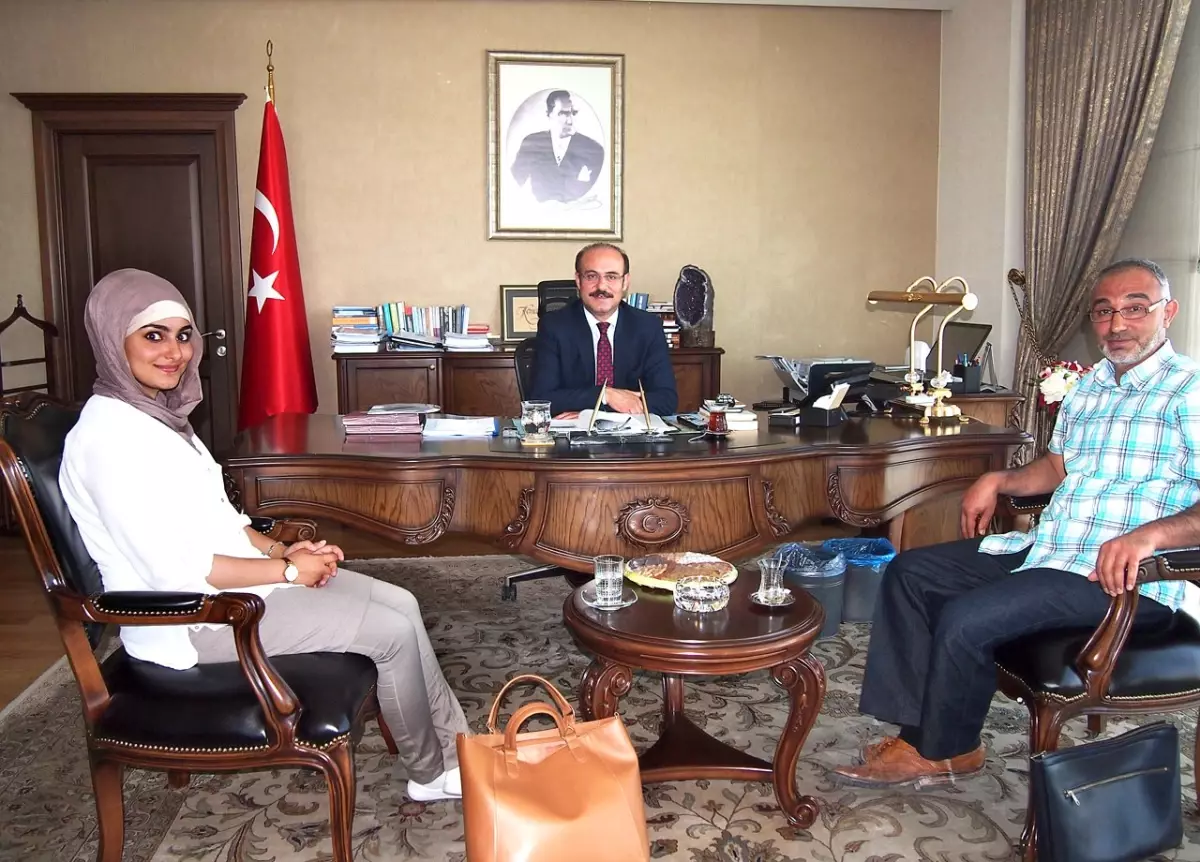 Hollanda BM Gençlik Temsilcisi Zehra Sarıaslan Kemal Yurtnaç\'ı Ziyaret Etti