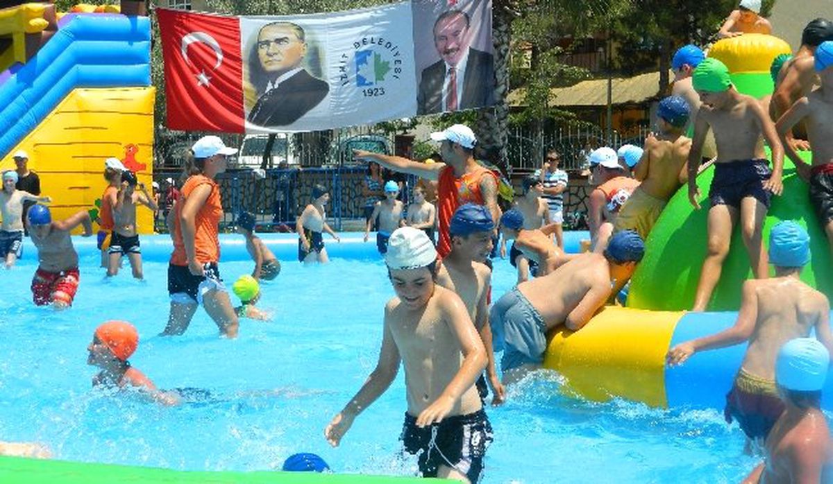 İzmit\'te Çocuklardan Aquparka Büyük İlgi