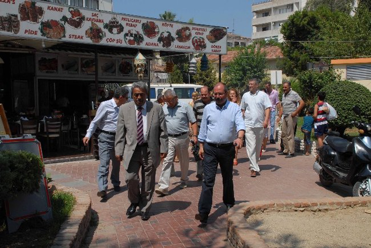 Kamer Genç, " Kuşadası\'nda Adayımız Esat Altungun "