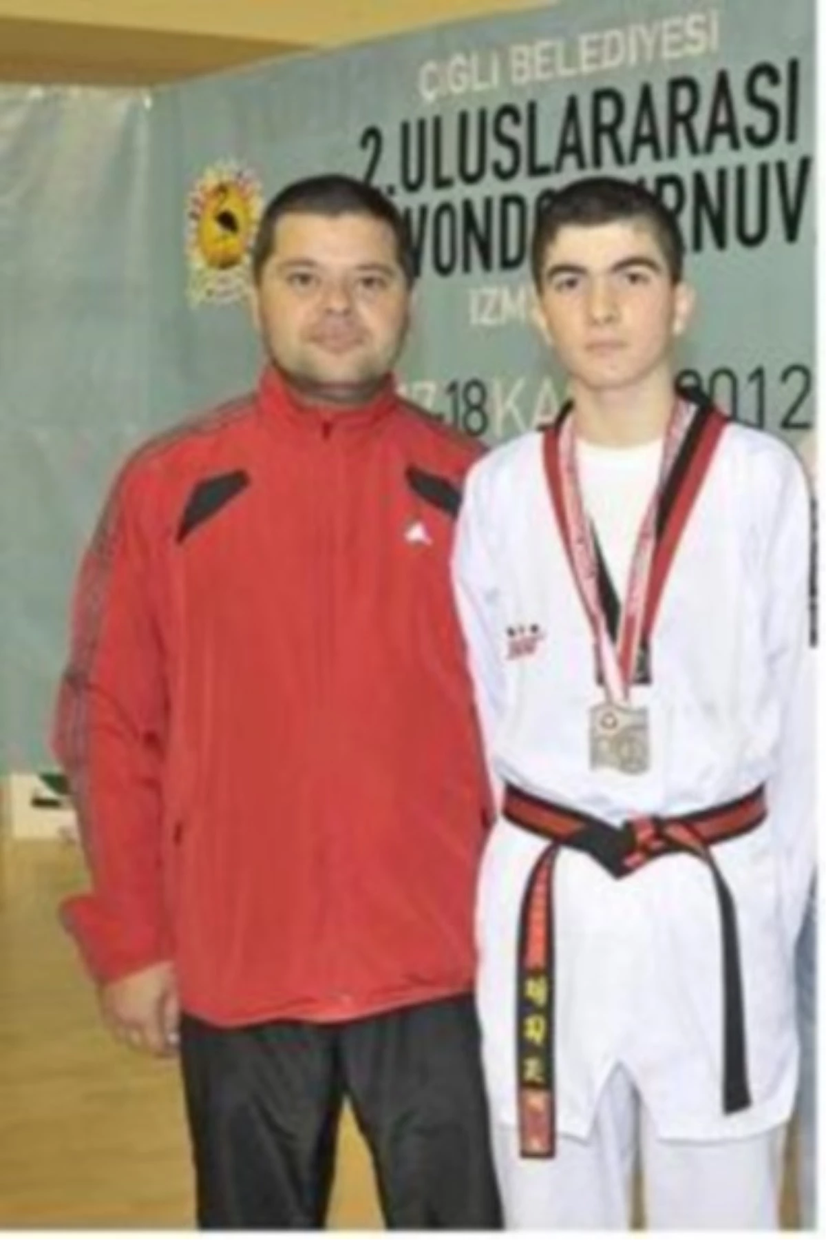 Karabağlar Halk Eğitimi Merkezinden Spor\'da Büyük Başarı
