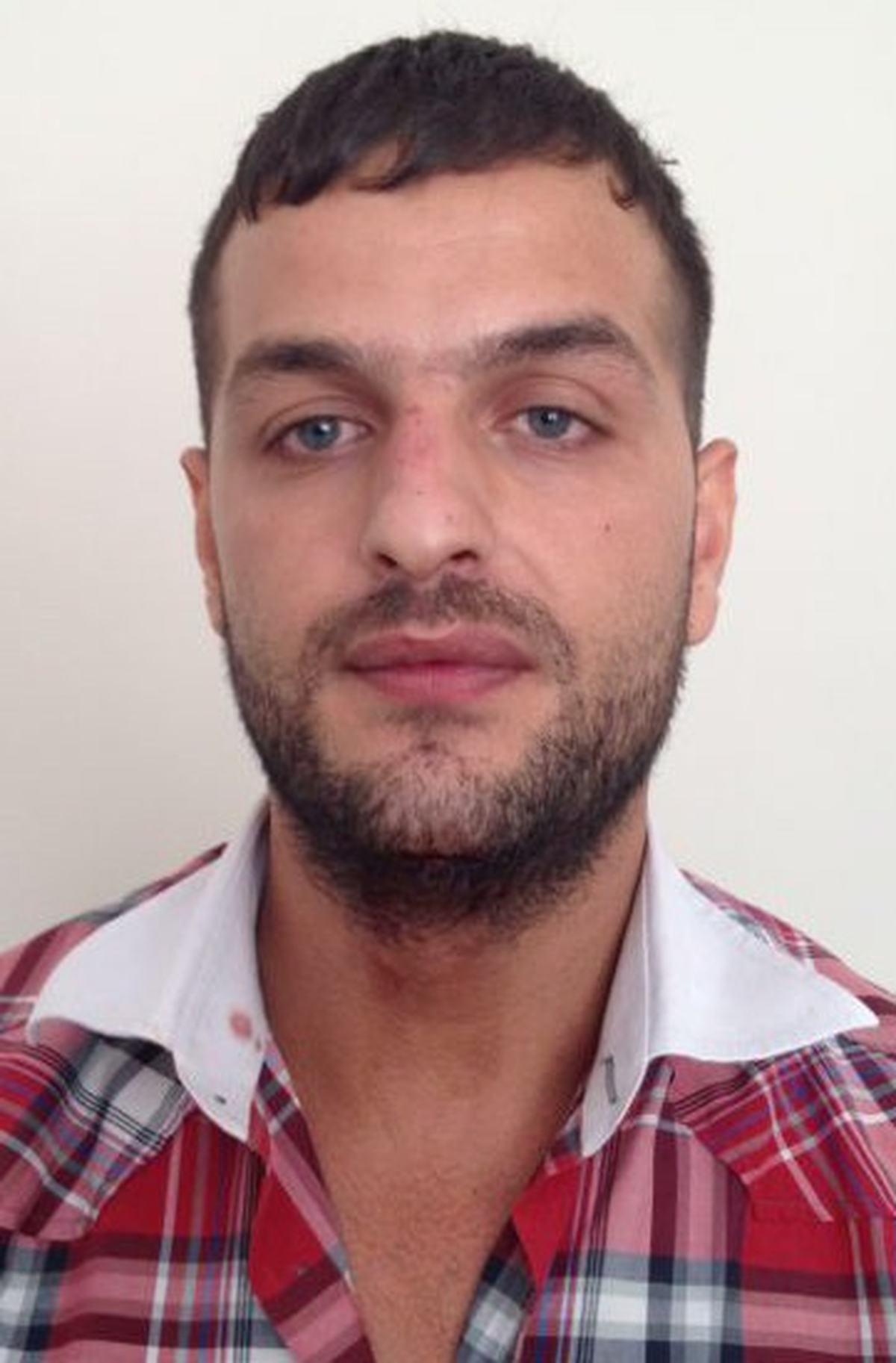Kavga Yaptığı İki Kişiyi Otomobille Ezdi