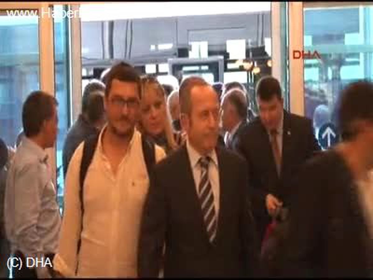 Kılıçdaroğlu, Türkiye\'ye Döndü