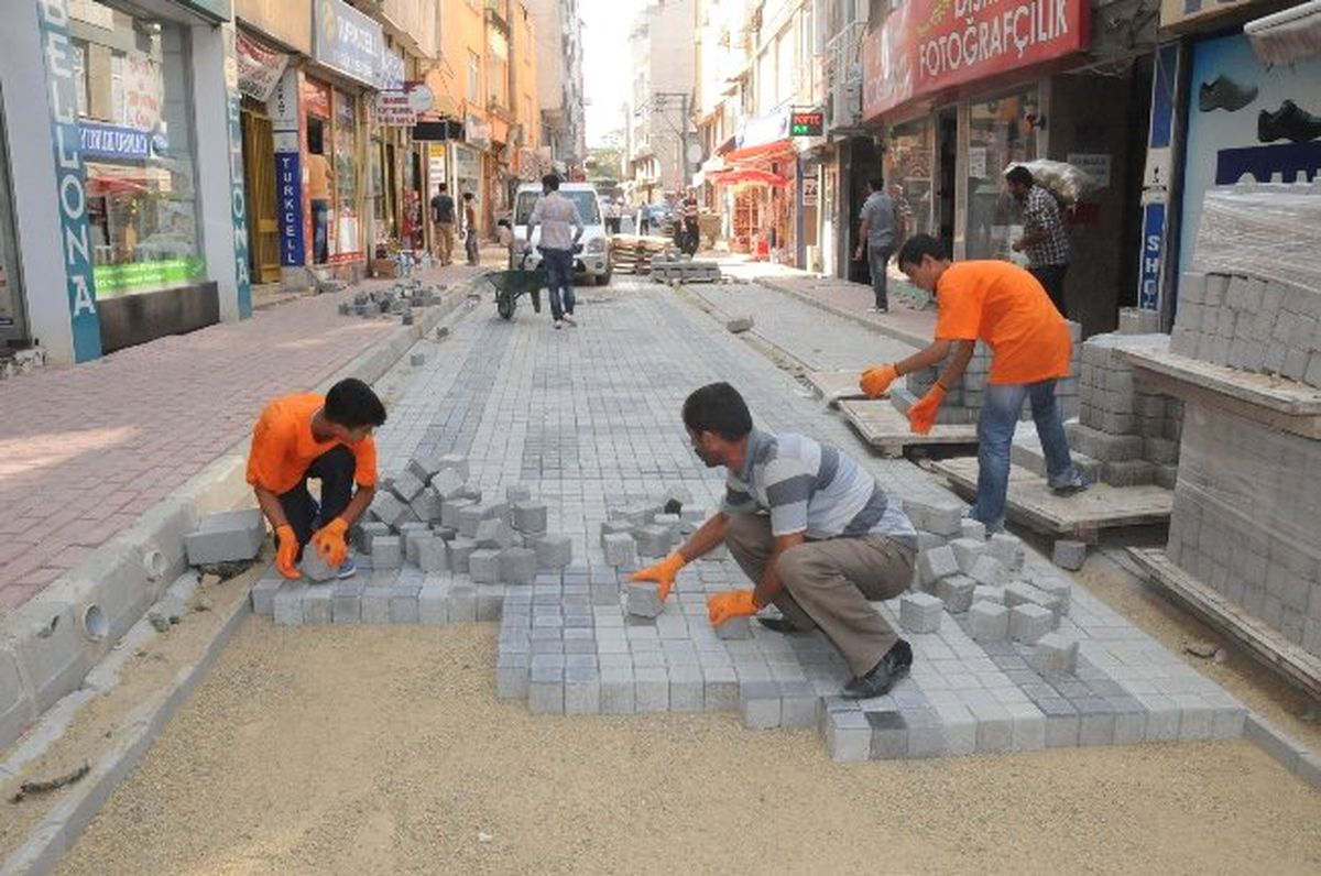 Kilit Taşı Çalışmaları Devam Ediyor