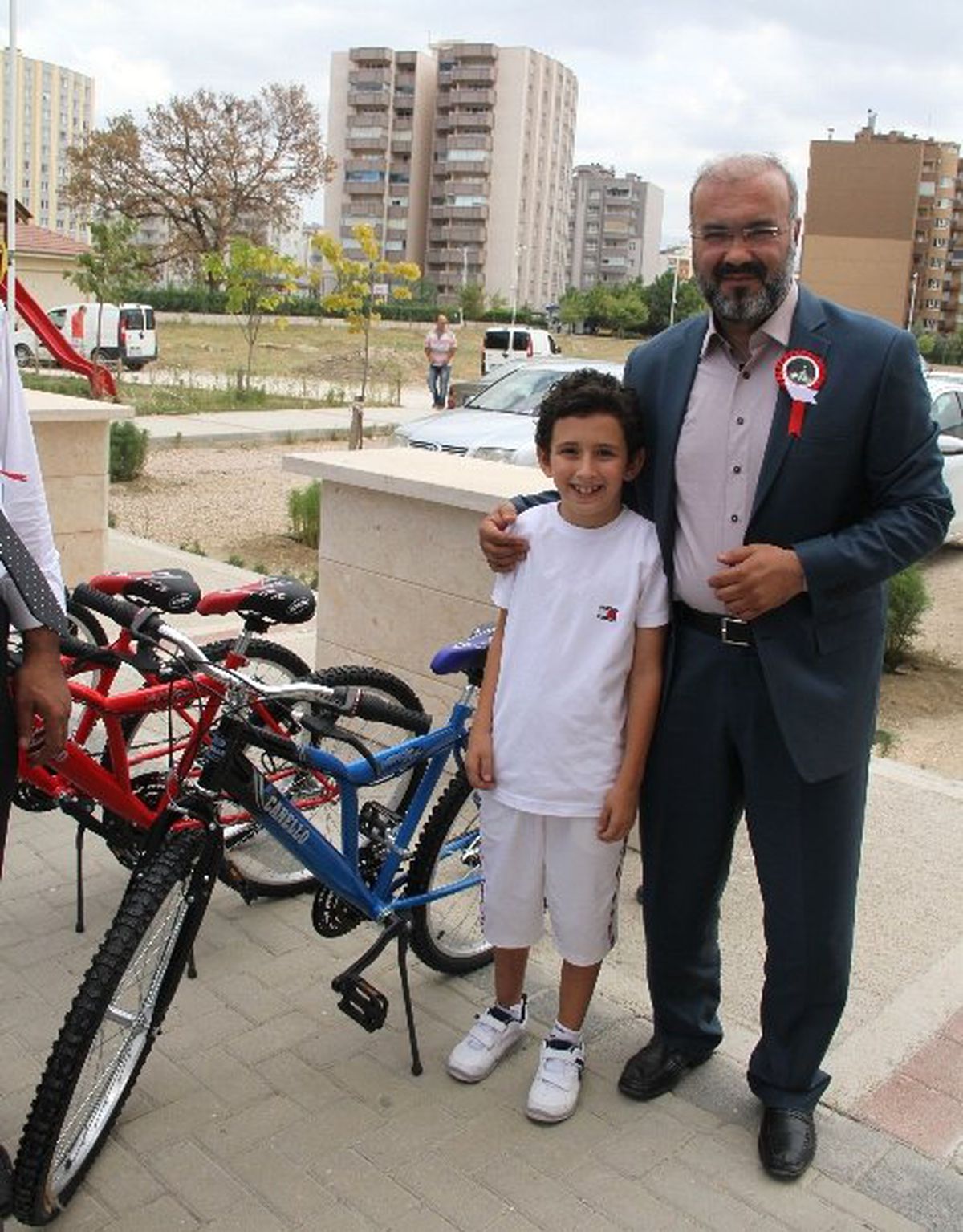 Kur\'an Öğrenen Çocuklara Hediye Yağmuru…