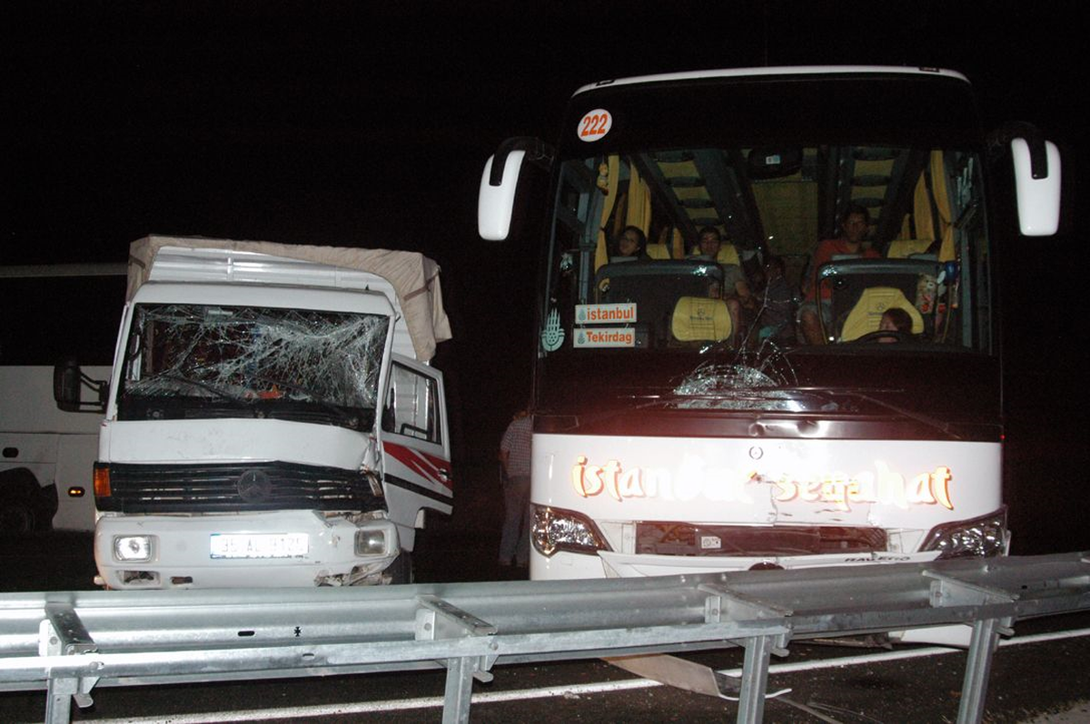 Kütahya\'da Zincirleme Trafik Kazası: 18 Yaralı
