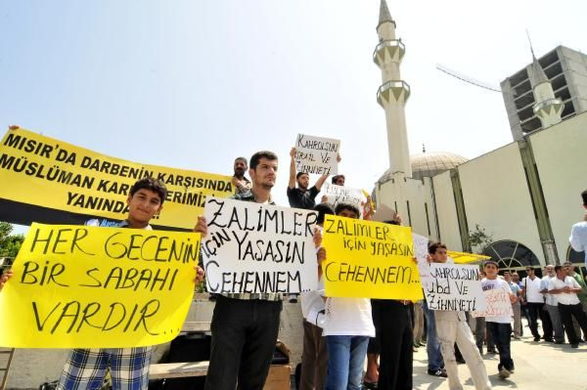 Mısır ve Suriye\'deki Katliamlara Tepkiler