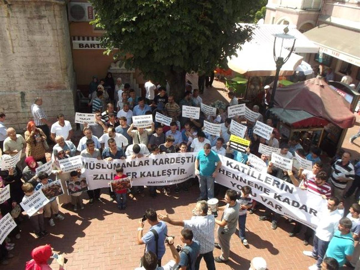 Mısır ve Suriye Katliamları Bartın\'da Protesto Edildi