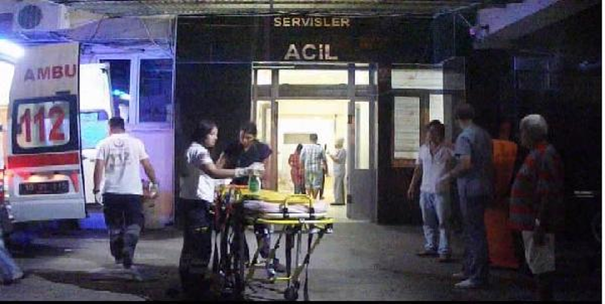 Motosikletli İki Kişiye Çarpan Şoför Kaçtı