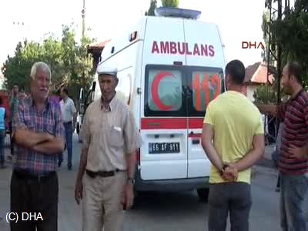 Otomobil Oyun Oynayan Çocuklara Çaptı: 3 Yaralı