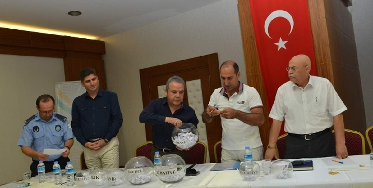 Pazar Yerinde Yer Tahsisi İçin Kura Çekildi