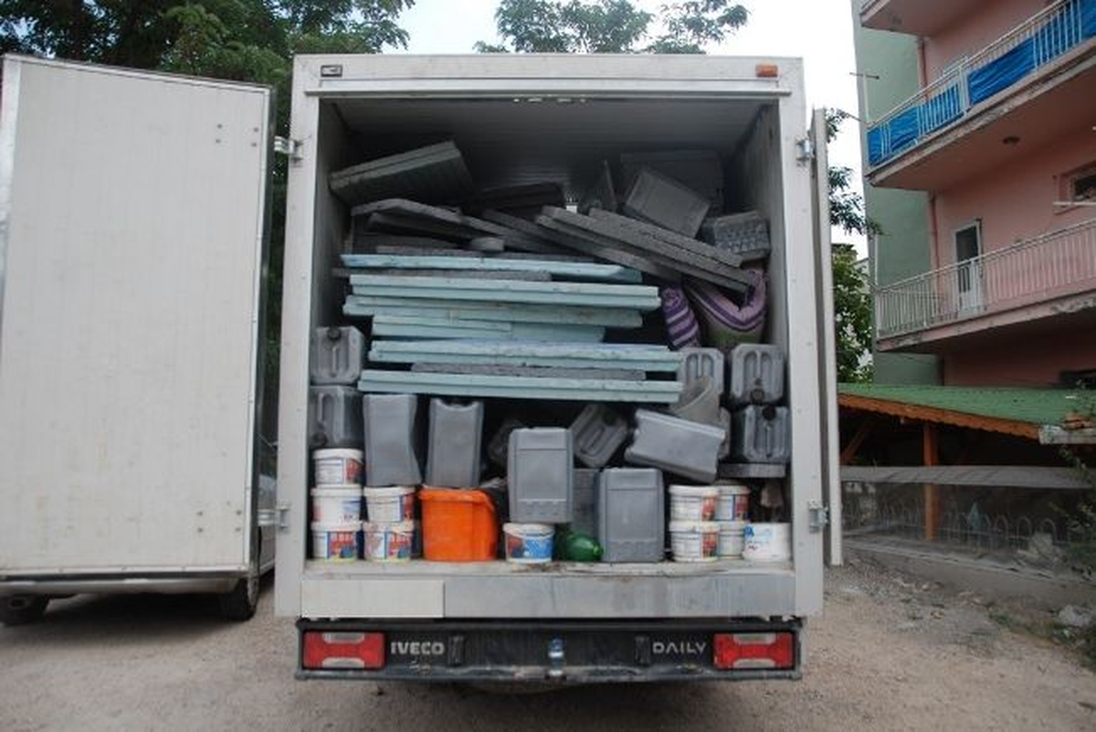 Tokat\'ta 30 Bin Paket Kaçak Sigara ve 500 Bin Makaron Ele Geçirildi