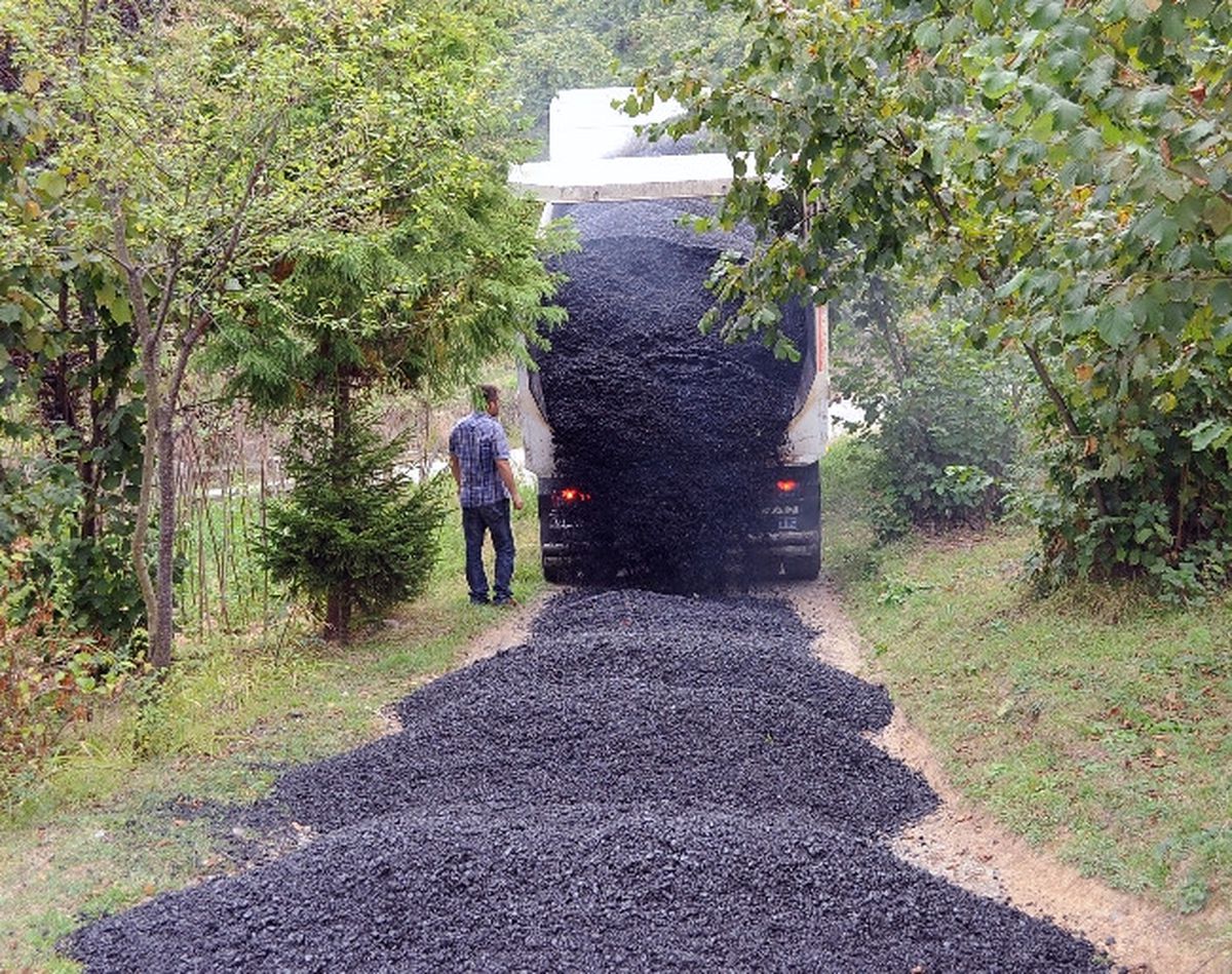 Trabzon Belediyesi Bengisu Mahallesinde Asfaltsız Yol Bırakmıyor