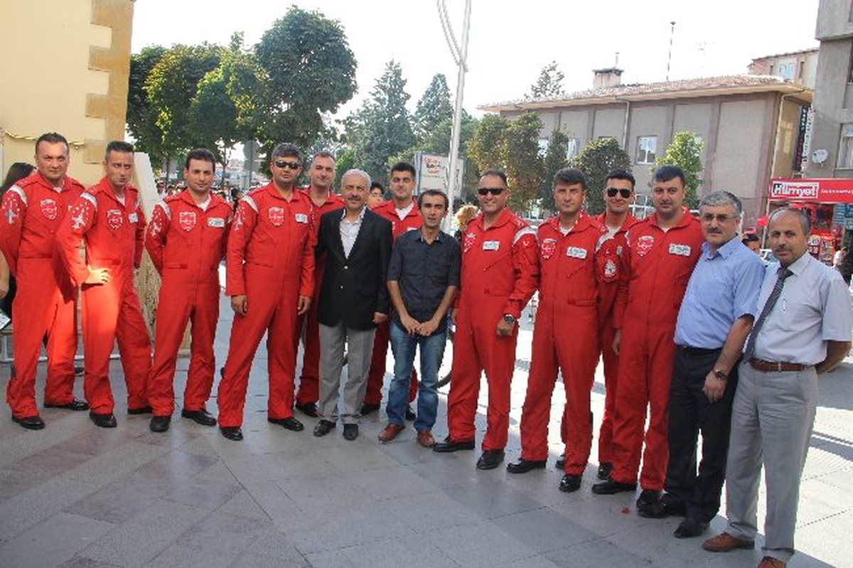 Türk Yıldızları\'ndan Çorum Belediyesi\'ne Ziyaret