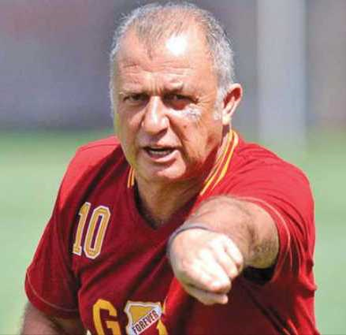 UEFA Fatih Terim\'i Manşete Taşıdı
