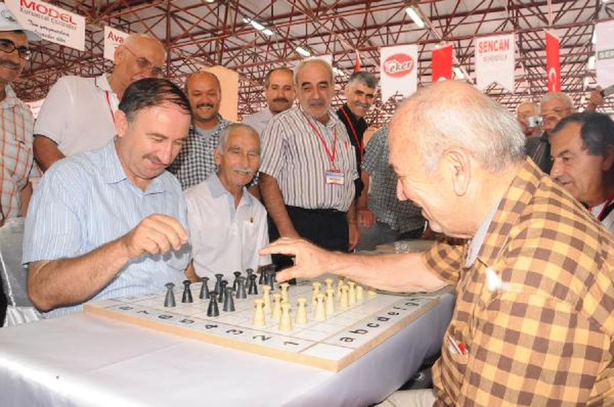 \'Uluslararası Dama Şampiyonası\' Başladı