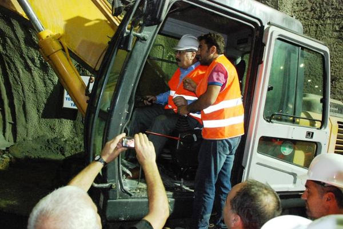 Vali Köşger, Operatör Oldu