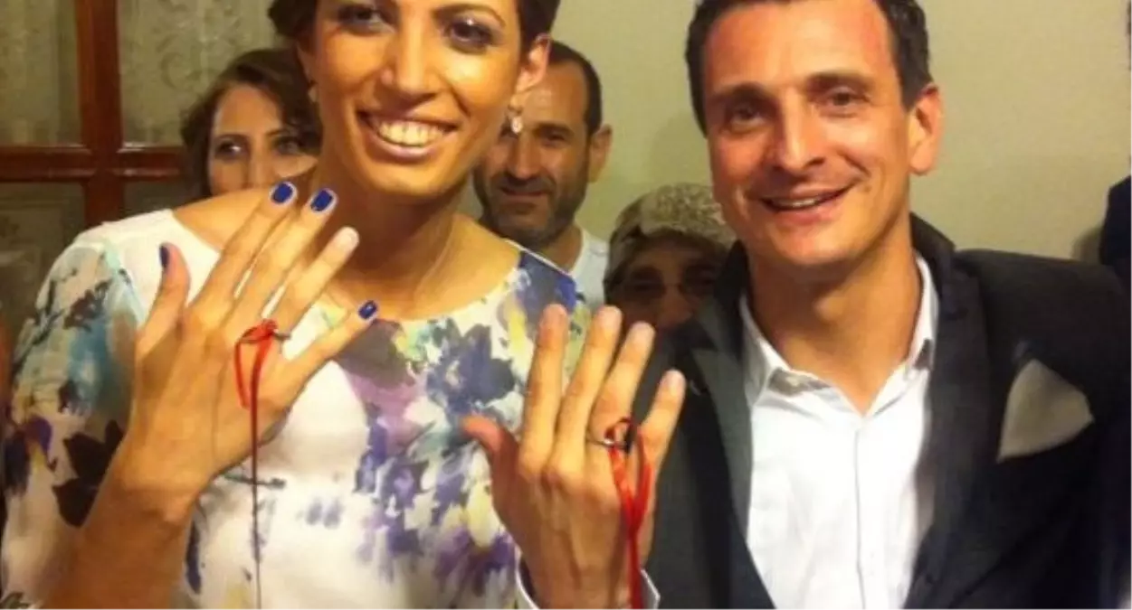 Vakıfbank Antrenörü ile Oyuncusu Nişanlandı