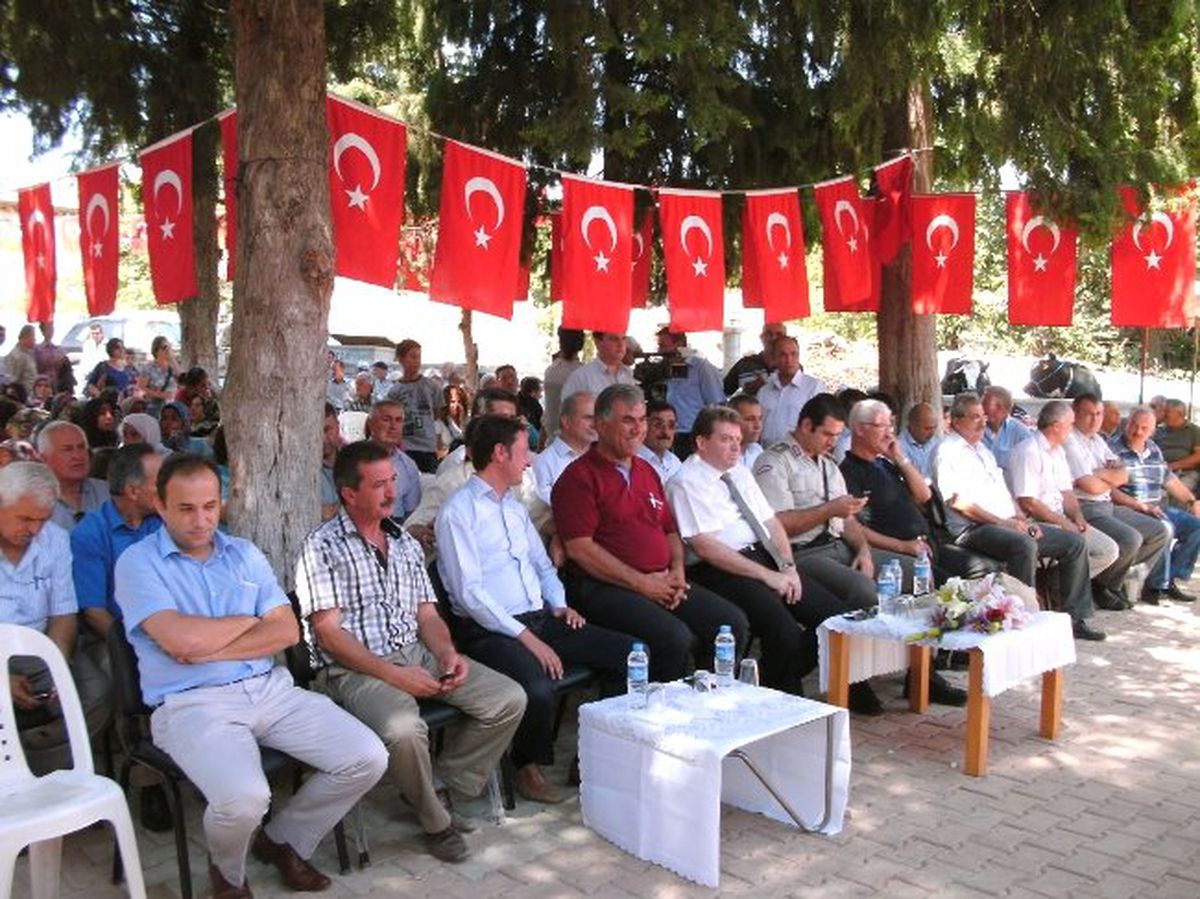Yeşilyayla\'da Damızlık Süt Sığırı Dağıtımı Yapıldı