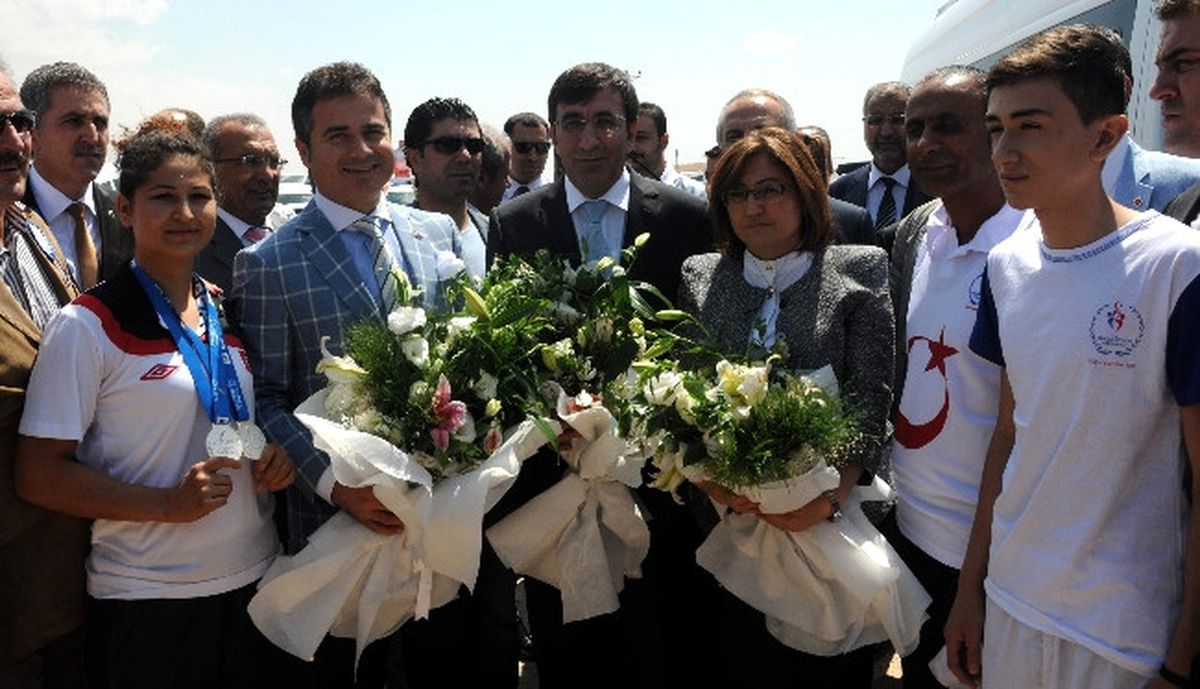 33 Bin Kişilik Gaziantep Stadyumu\'nun Temelleri Atıldı