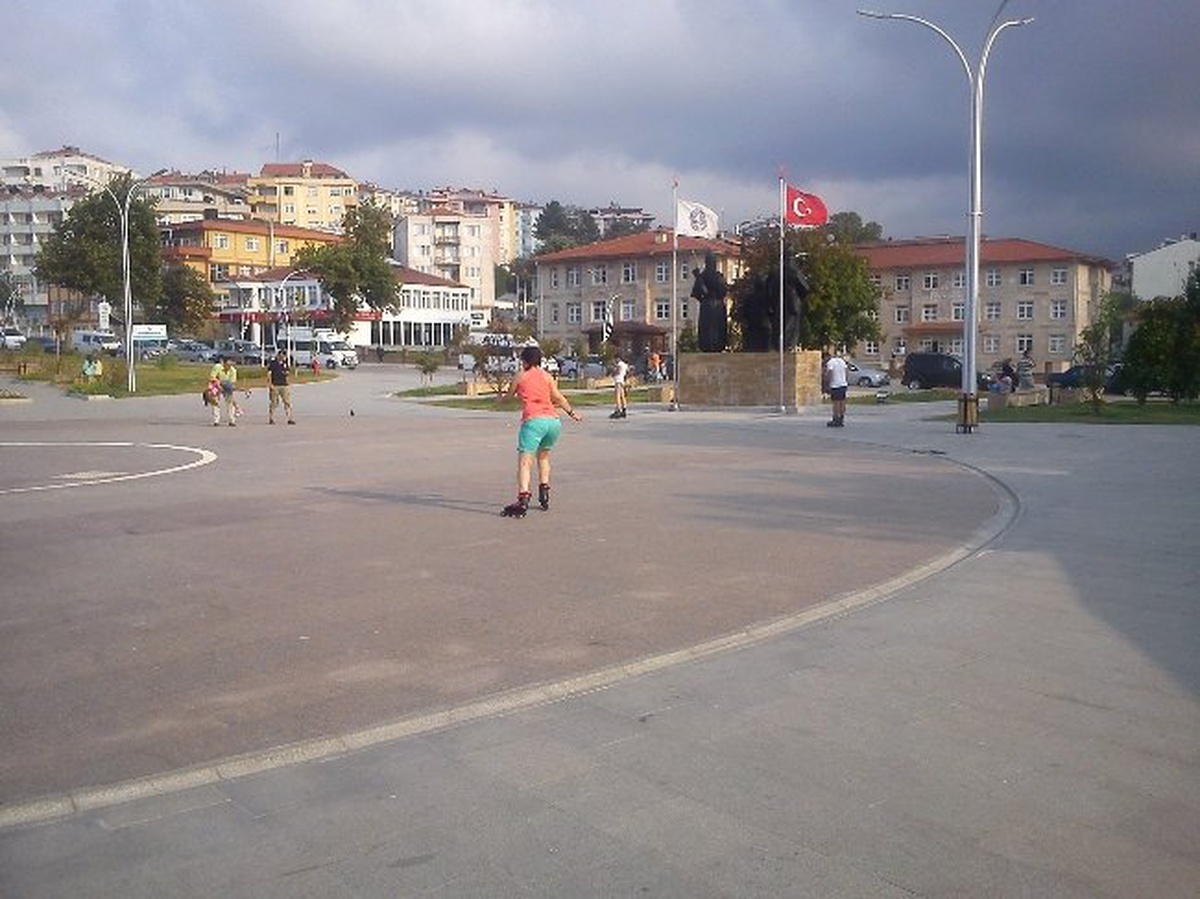 Akçakoca Sahil Yolu Patencilerin Uğrak Yeri Oldu