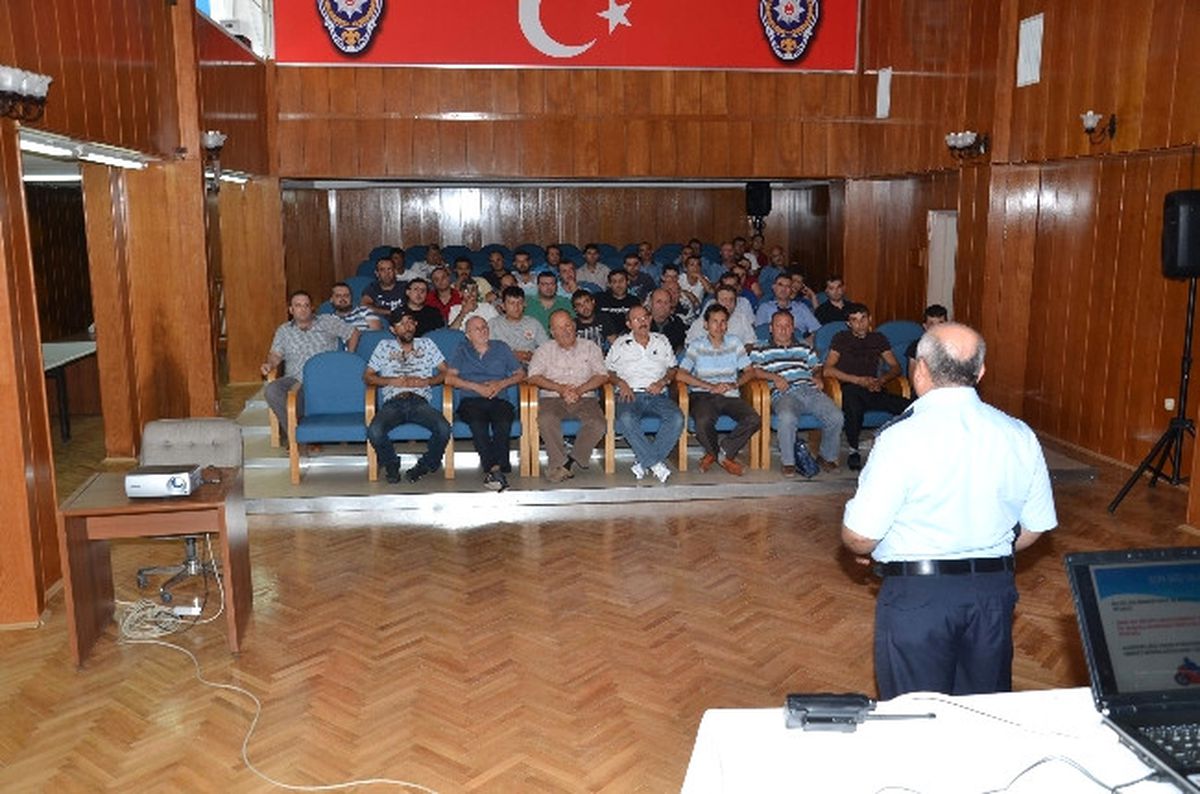 Amasya Polisinden Motosiklet Sürücülerine Eğitim