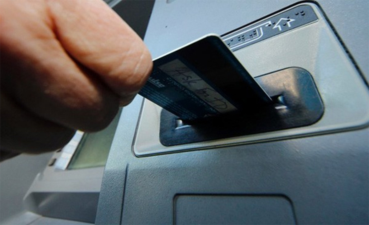 Bursa\'da Bankamatikte Kartını Unutan Adam Soyuldu