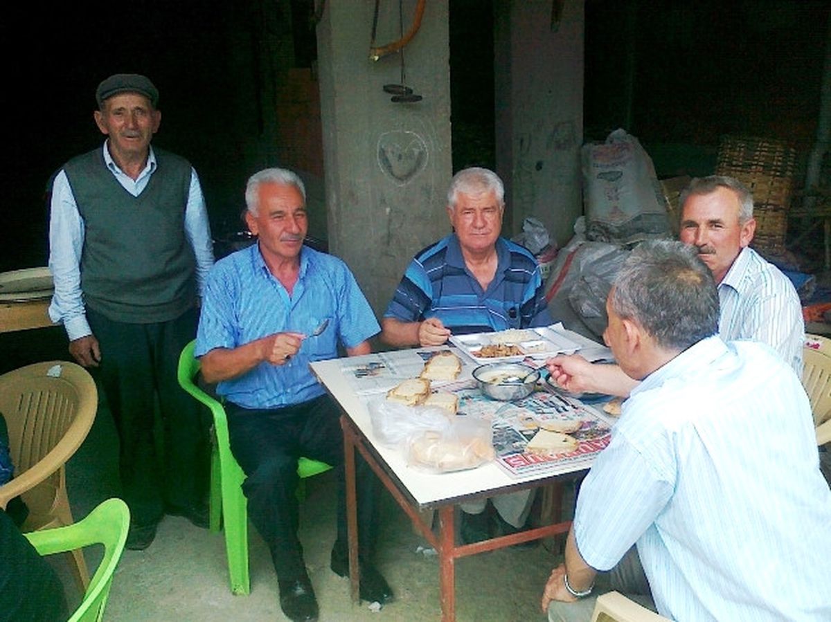 Düğünde, Kız Evinden Tüm Köye Yemek Daveti