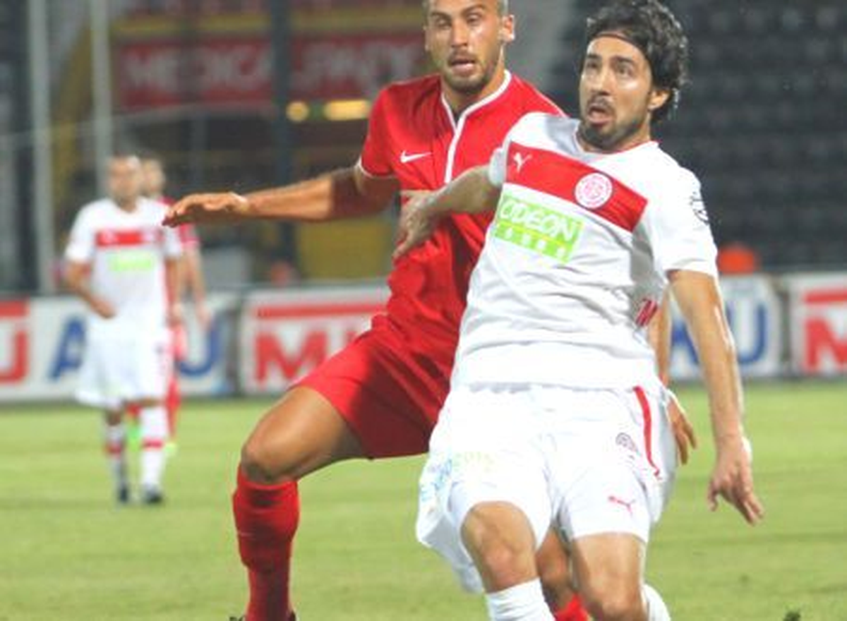 Gaziantepspor: 0 Medical Park Antalyaspor: 0 (ilk yarı)