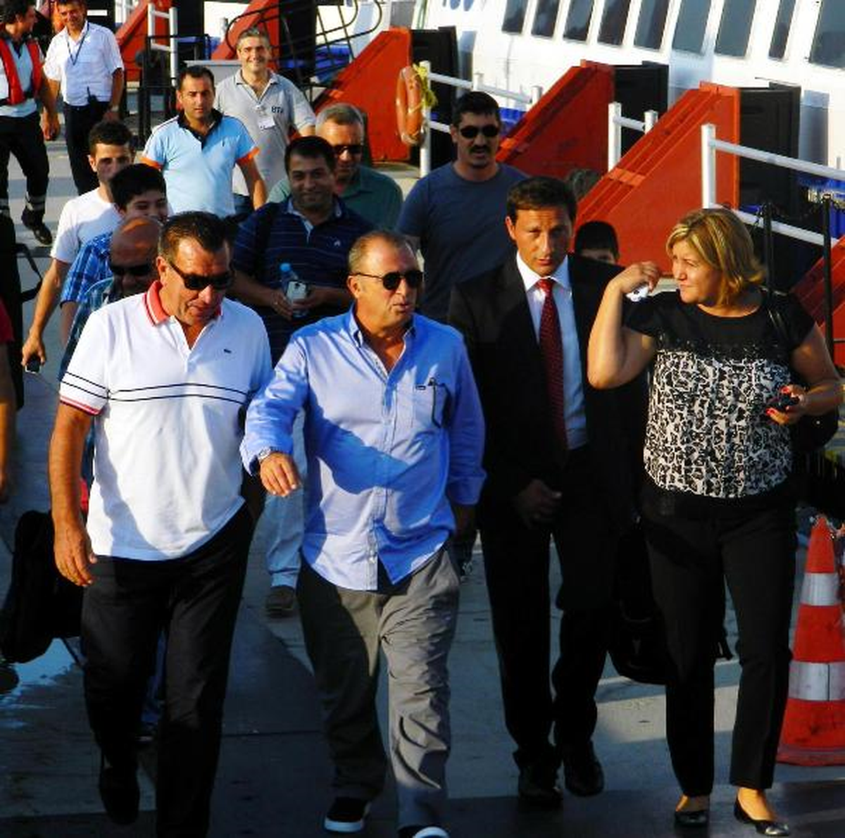Galatasaray Bursa\'da Meşalelerle Karşılandı