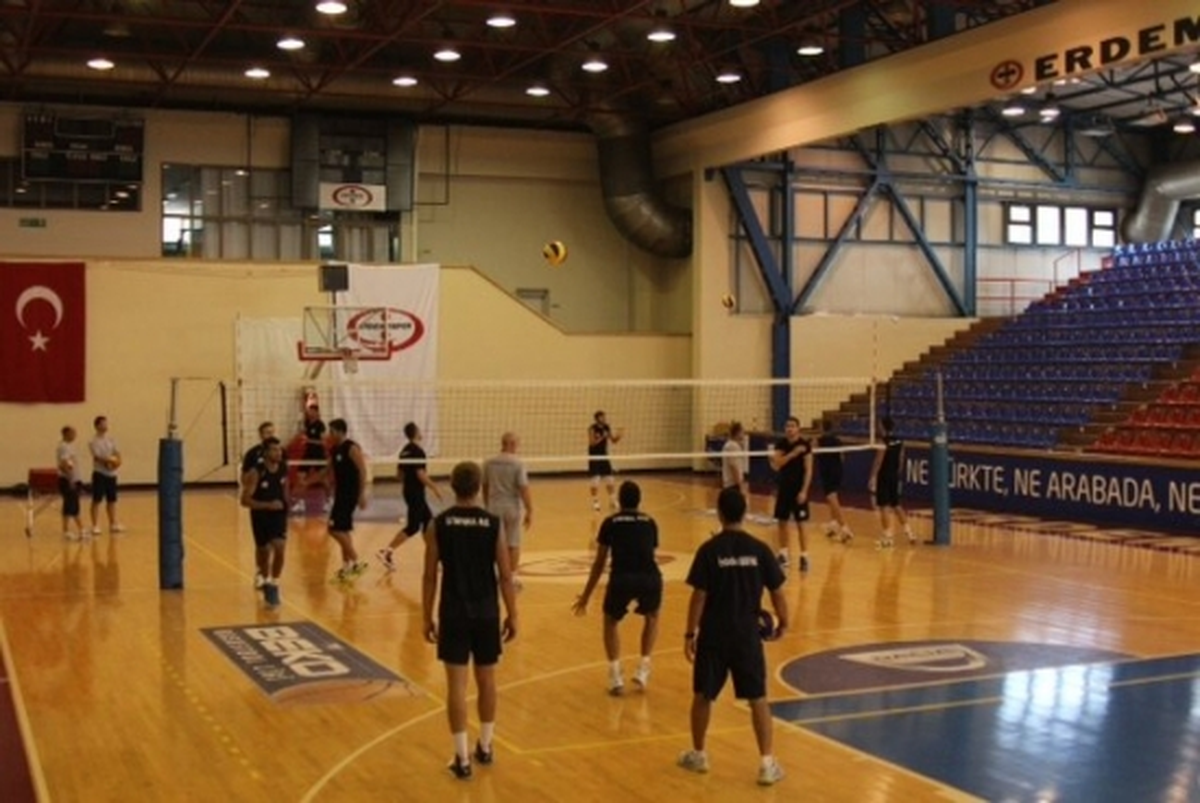 İBB Voleybol Takımı Ereğli\'de Kampa Girdi