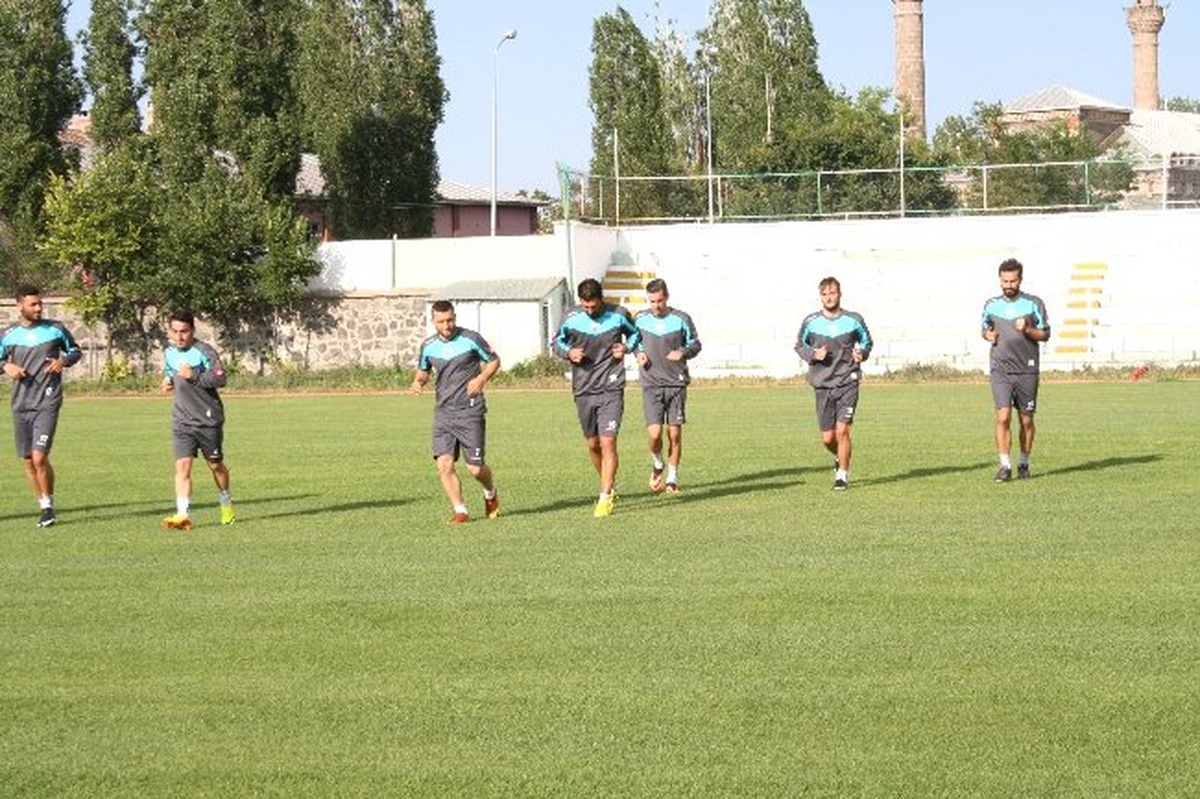 Karsspor 2013-2014 Sezonu Hazırlıklarını Sürdürüyor