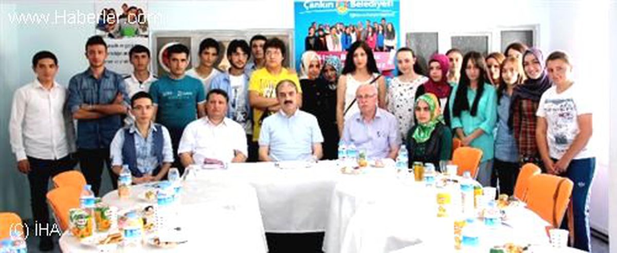 Lys\'de Derece Yapan 7 Öğrenci Prag\'a Gidiyor