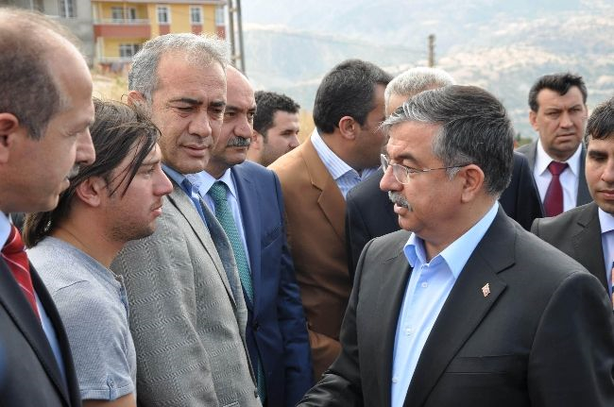 Milli Savunma Bakanı Yılmaz, Sivas\'ta