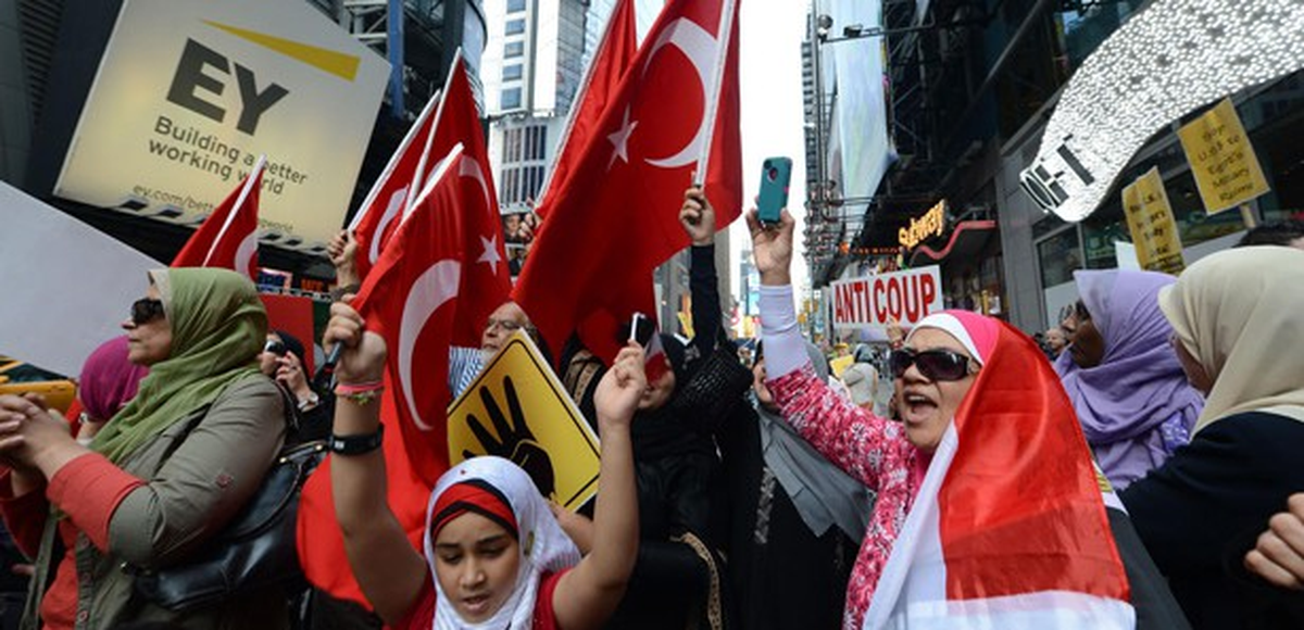 Mısır ve Suriye Vatandaşları ABD\'de Gösteri Yaptı