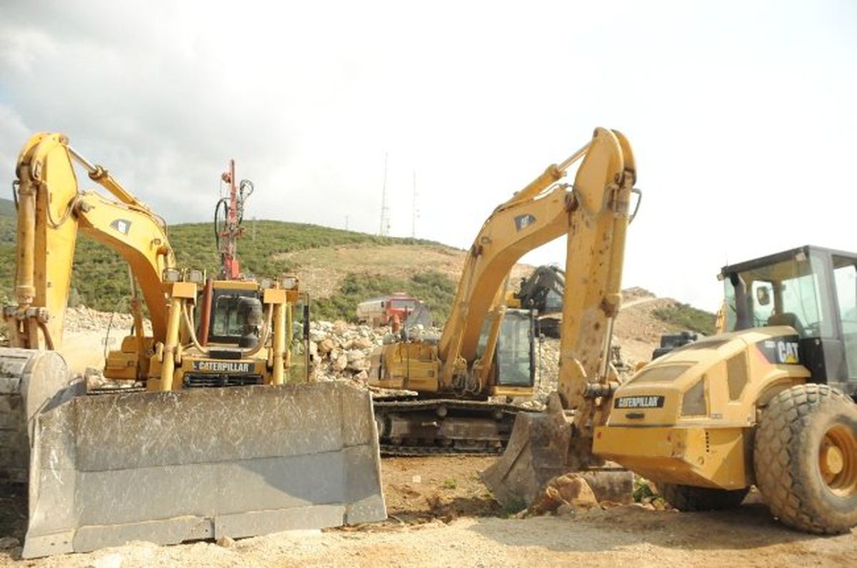 Otoyol Şantiyesinde Kamyoncu İsyanı