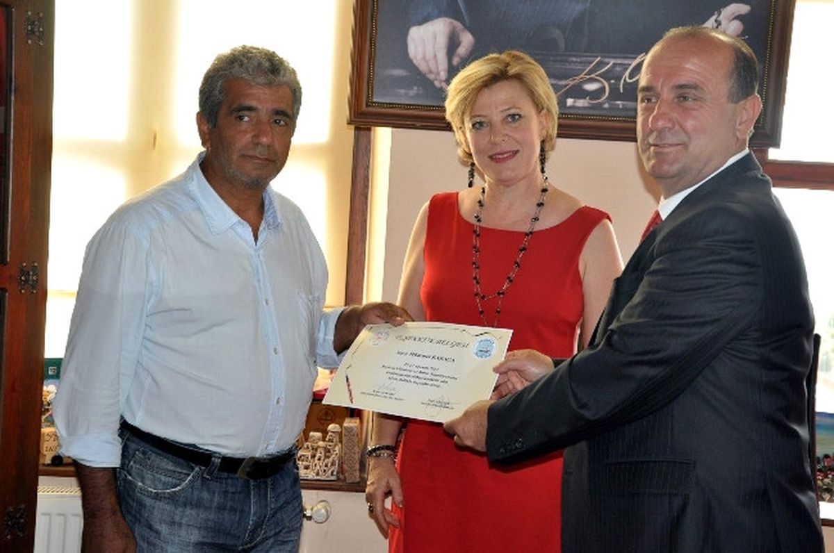Ressamlar Başkan Uzuner\'i Ziyaret Etti