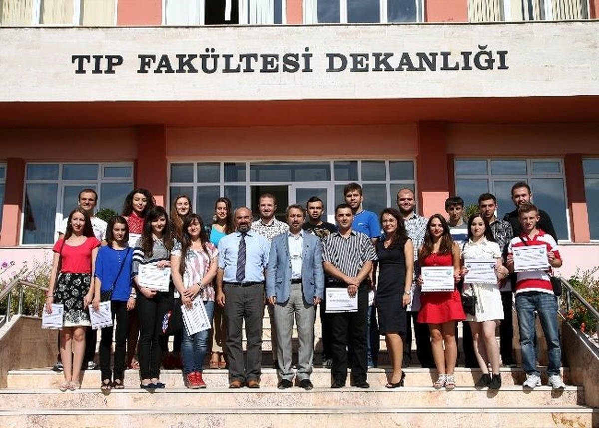 Tetova Üniversitesi Öğrencileri Sertifikalarını Aldı