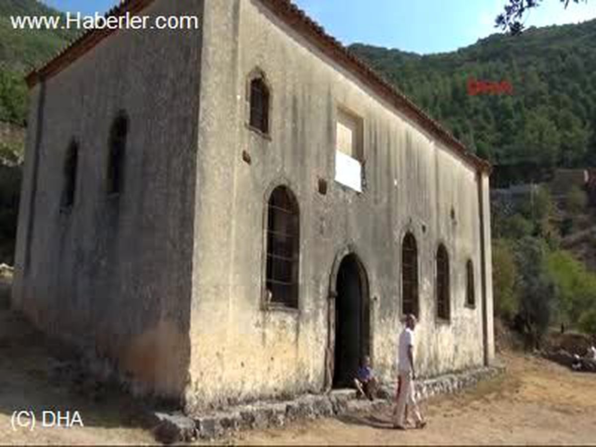 Alanya\'da Ruslar, Mısır\'da Ölenler İçin Dua Etti