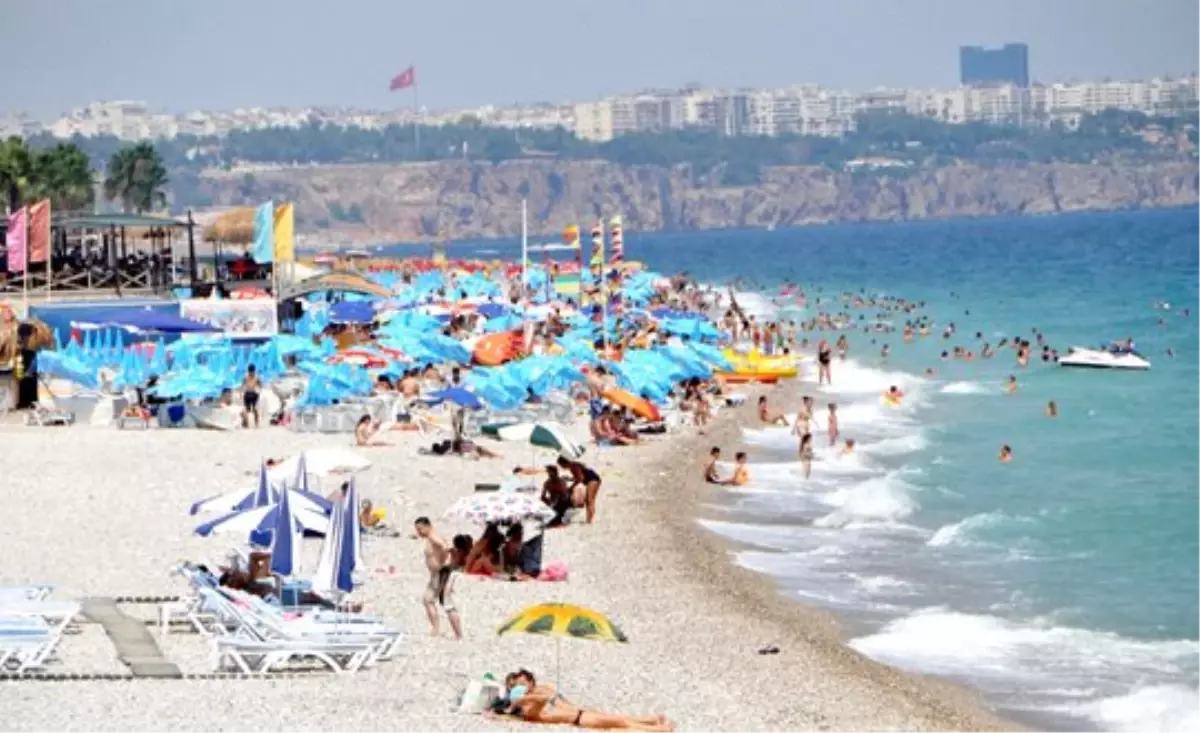 Antalya\'da Sıcak Hava Bunalttı