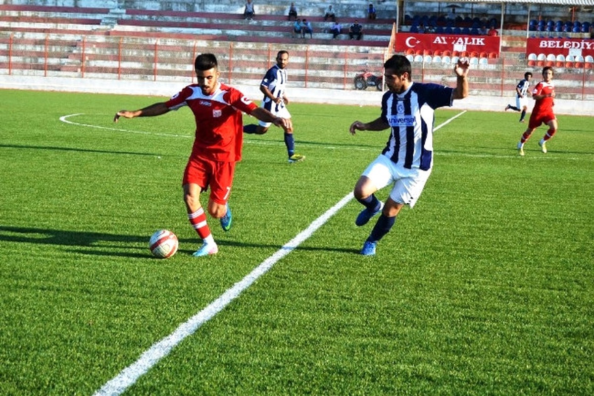 Ayvalıkgücü, Hazırlık Maçında İzmir\'i Yendi