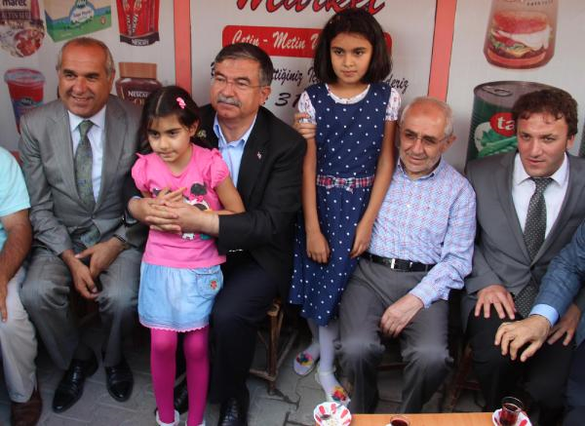 Bakan Yılmaz: Suriye\'de Ölenleri Kendi Evladım Gibi Gördüm (2)