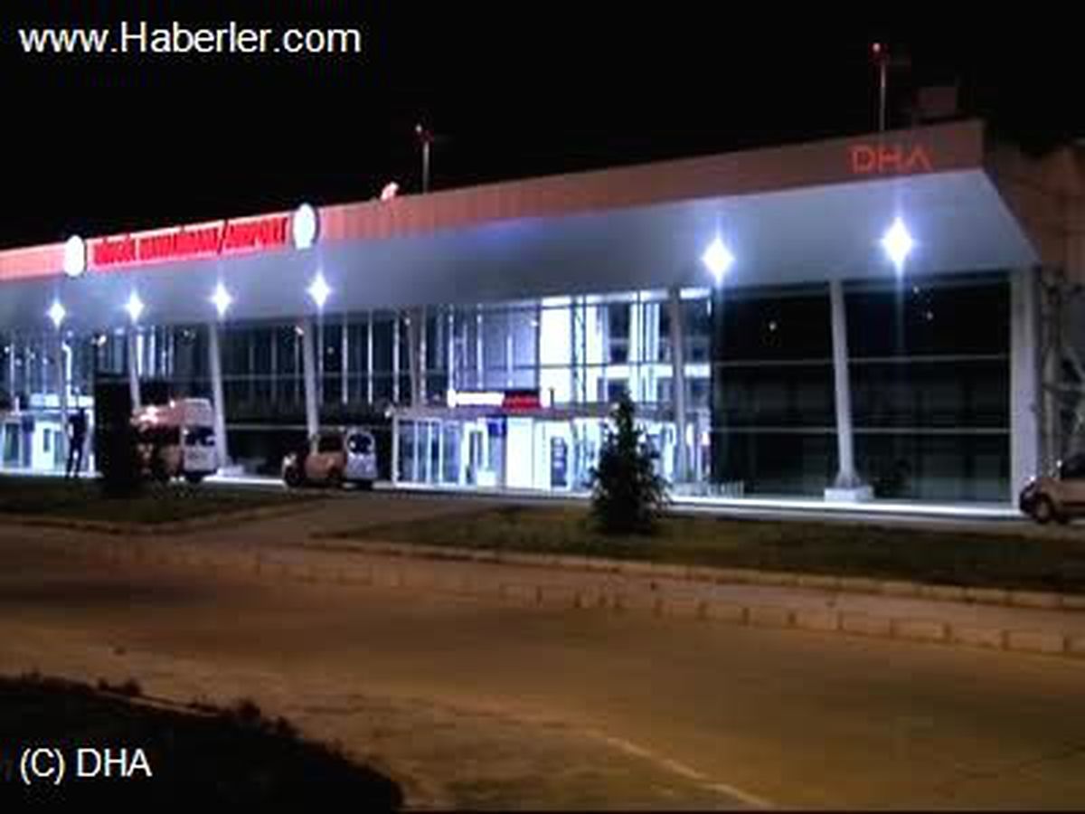 Bingöl Bakan Yılmaz, Memleketindeki Havalimanına İlk Kez Uçak ile İndi