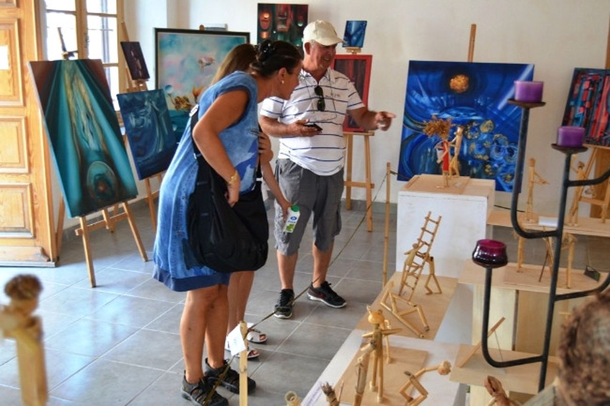 Cunda'da Sanatçıların Karma Sergisi İlgi Gördü