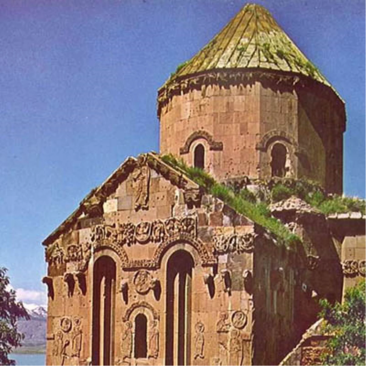 Ermeniler Van\'da Vaftiz Edilecek
