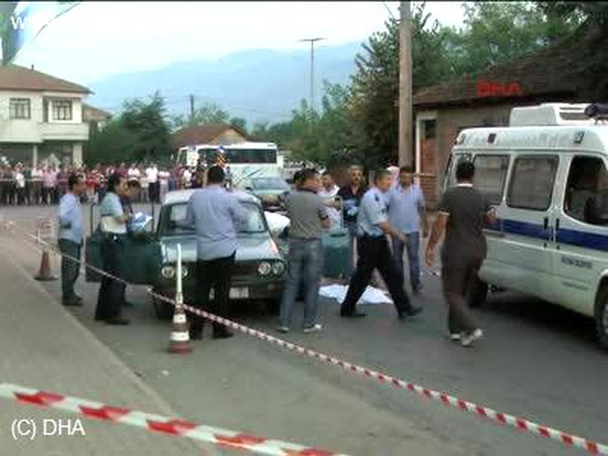 Eski Eniştesini 4 Kurşunla Öldürdü