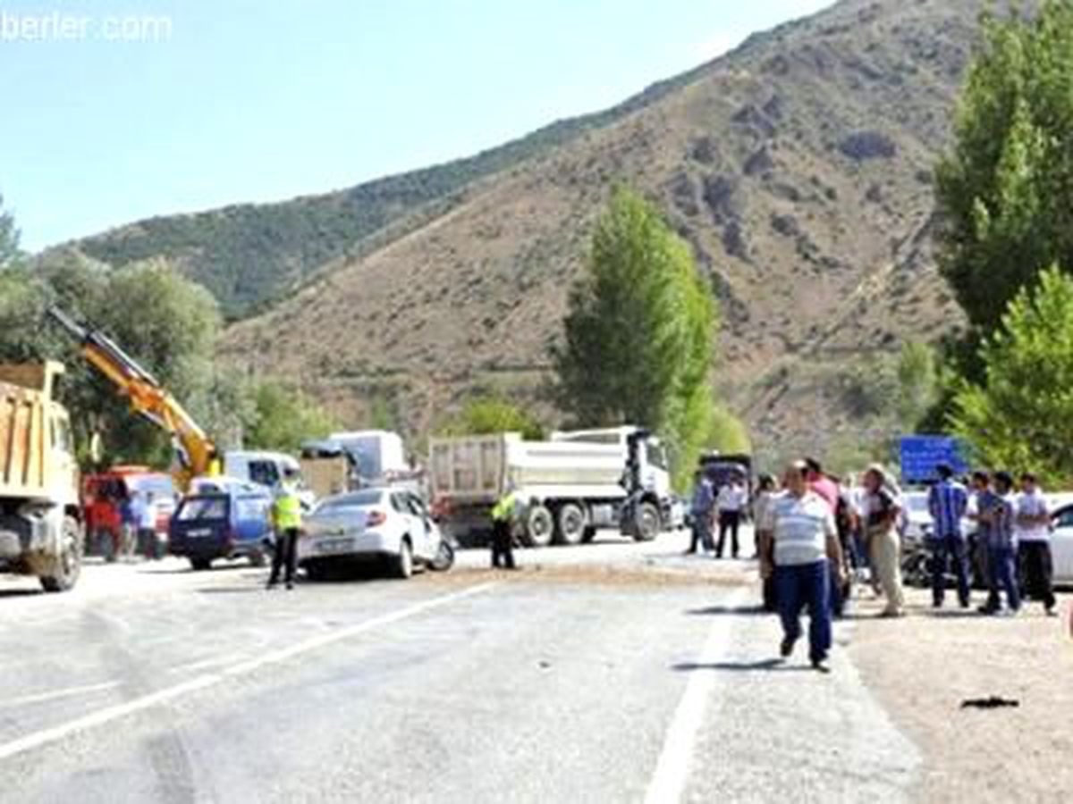 Gümüşhane\'de Trafik Kaza: 1 Ölü, 4 Yaralı